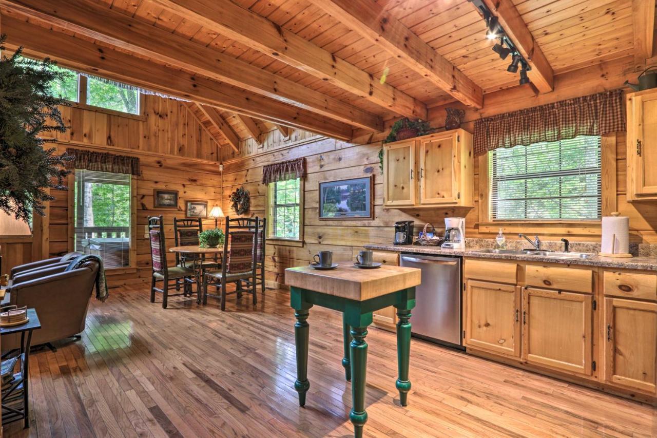 Gatlinburg Mountainside Escape With Deck And Hot Tub! Villa ภายนอก รูปภาพ