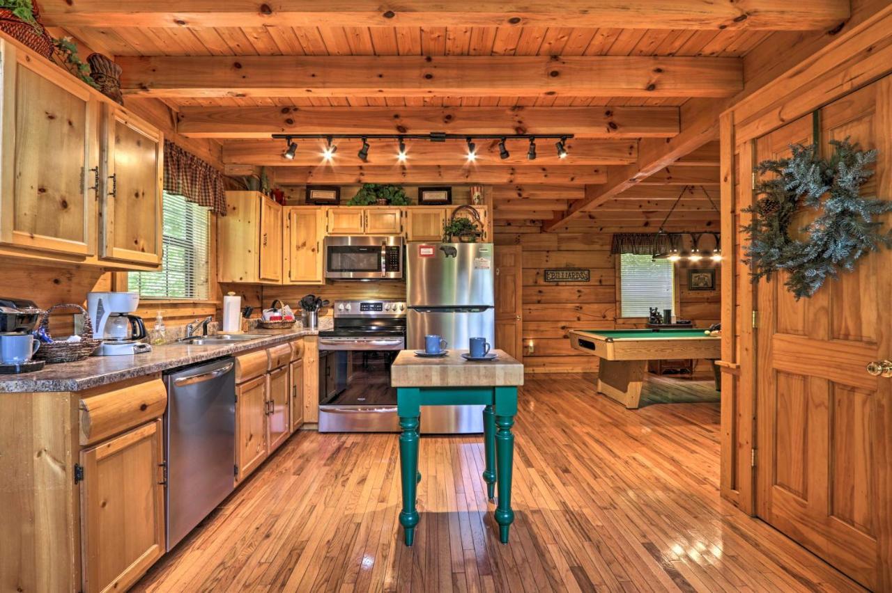 Gatlinburg Mountainside Escape With Deck And Hot Tub! Villa ภายนอก รูปภาพ
