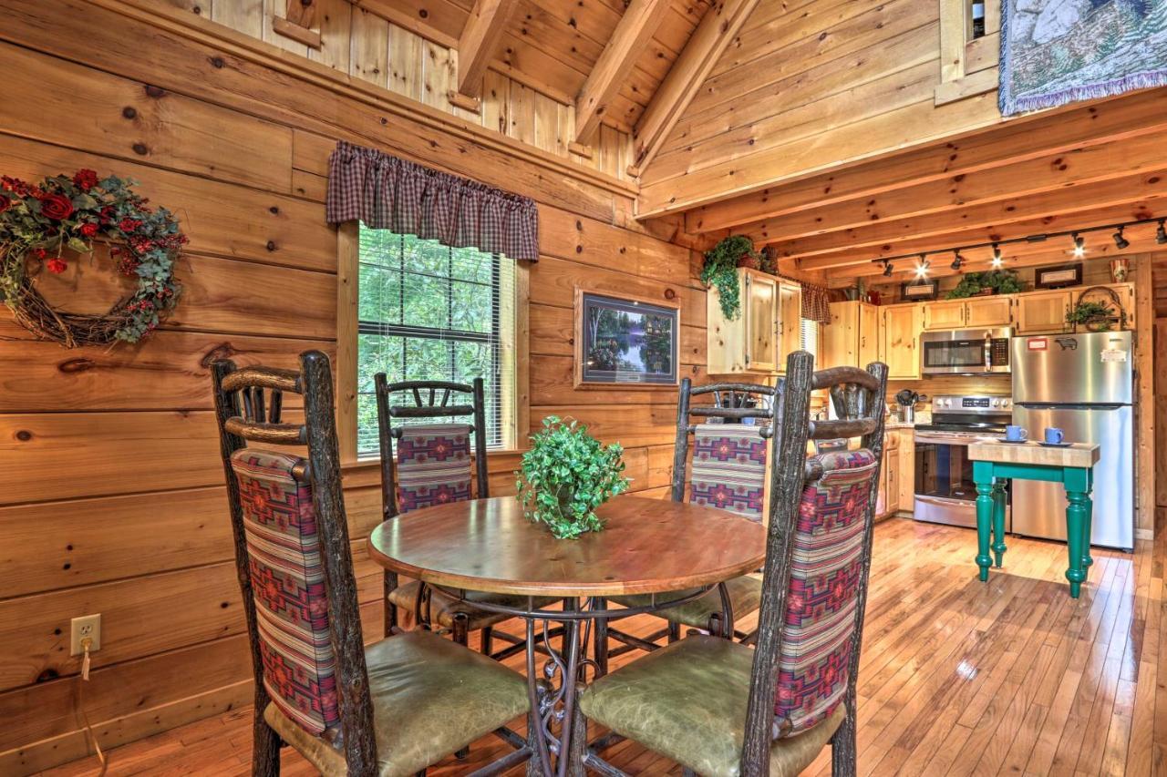 Gatlinburg Mountainside Escape With Deck And Hot Tub! Villa ภายนอก รูปภาพ