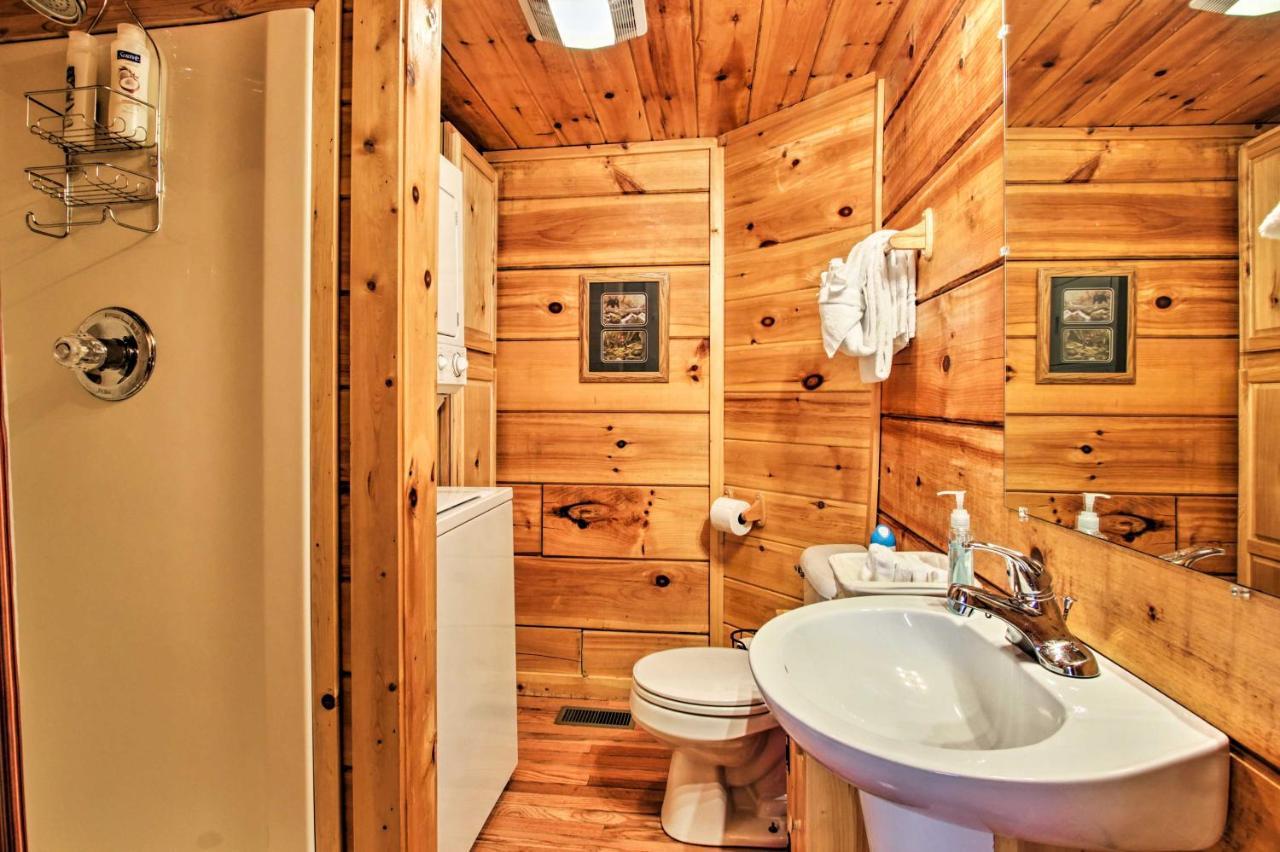 Gatlinburg Mountainside Escape With Deck And Hot Tub! Villa ภายนอก รูปภาพ