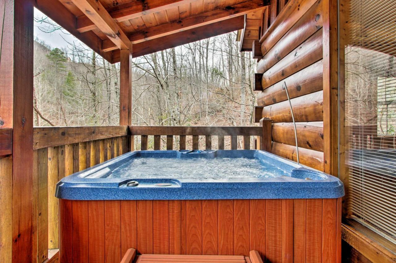 Gatlinburg Mountainside Escape With Deck And Hot Tub! Villa ภายนอก รูปภาพ
