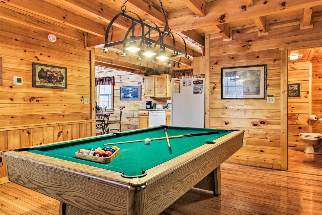 Gatlinburg Mountainside Escape With Deck And Hot Tub! Villa ภายนอก รูปภาพ