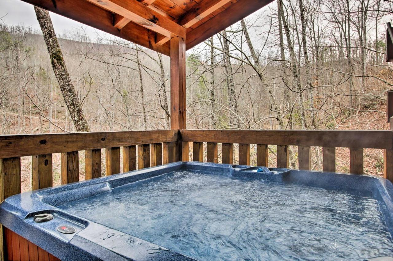 Gatlinburg Mountainside Escape With Deck And Hot Tub! Villa ภายนอก รูปภาพ